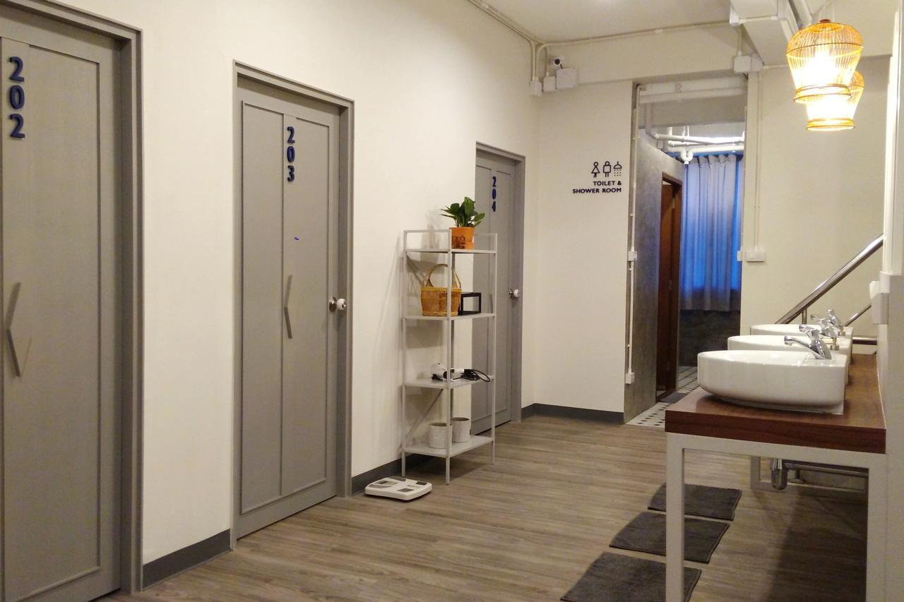 Fun Cafe & Hostel Бангкок Экстерьер фото